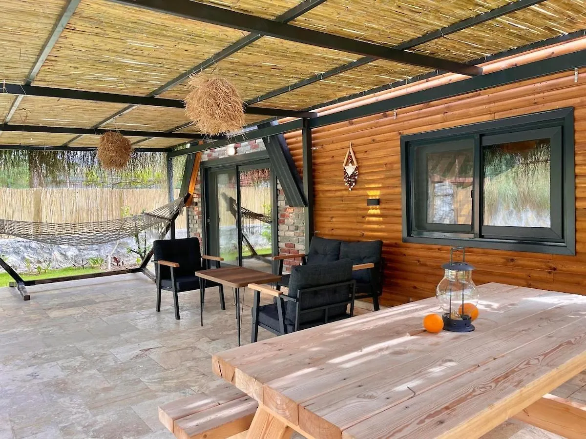 Villa With Hot Pool In 马尔马里斯