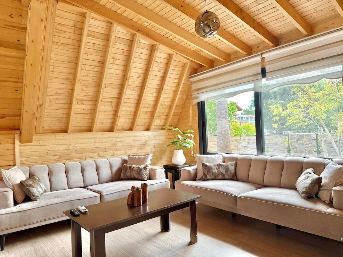 Villa With Hot Pool In 马尔马里斯